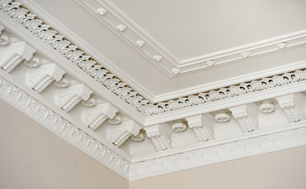 Cornices Installation
